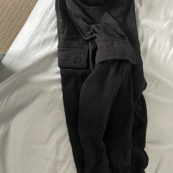 H&M XS black cargo pants worn once keep in closet for a while - Picture 1 of 2